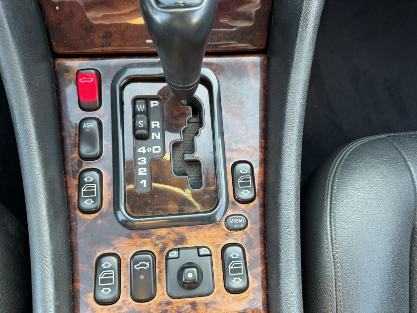 Foto van Mercedes-Benz CLK 320