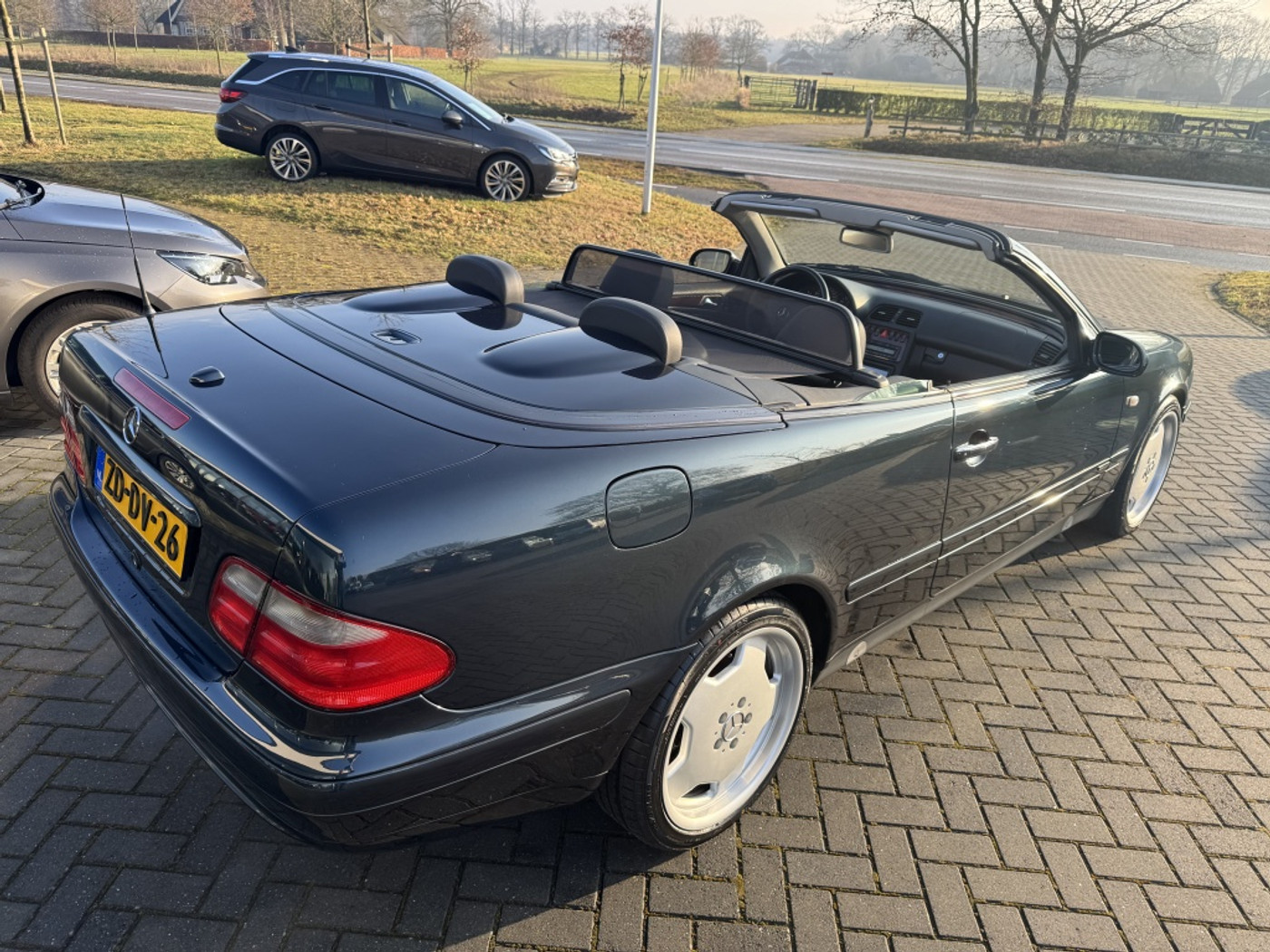 Foto van Mercedes-Benz CLK 320