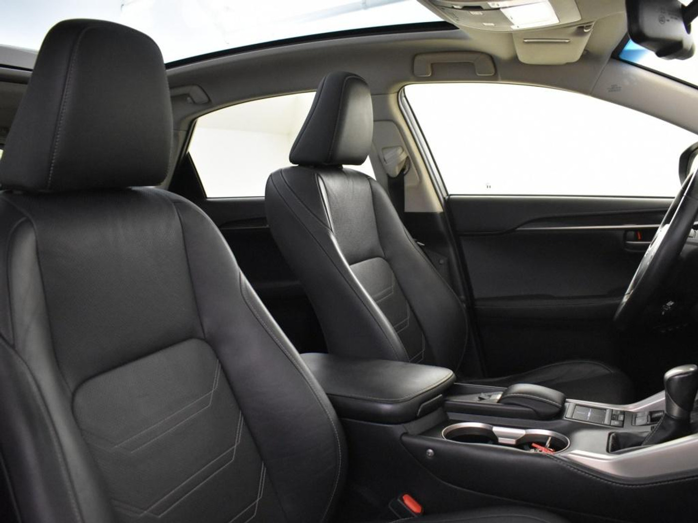 Foto van Lexus Lexus Nx300h