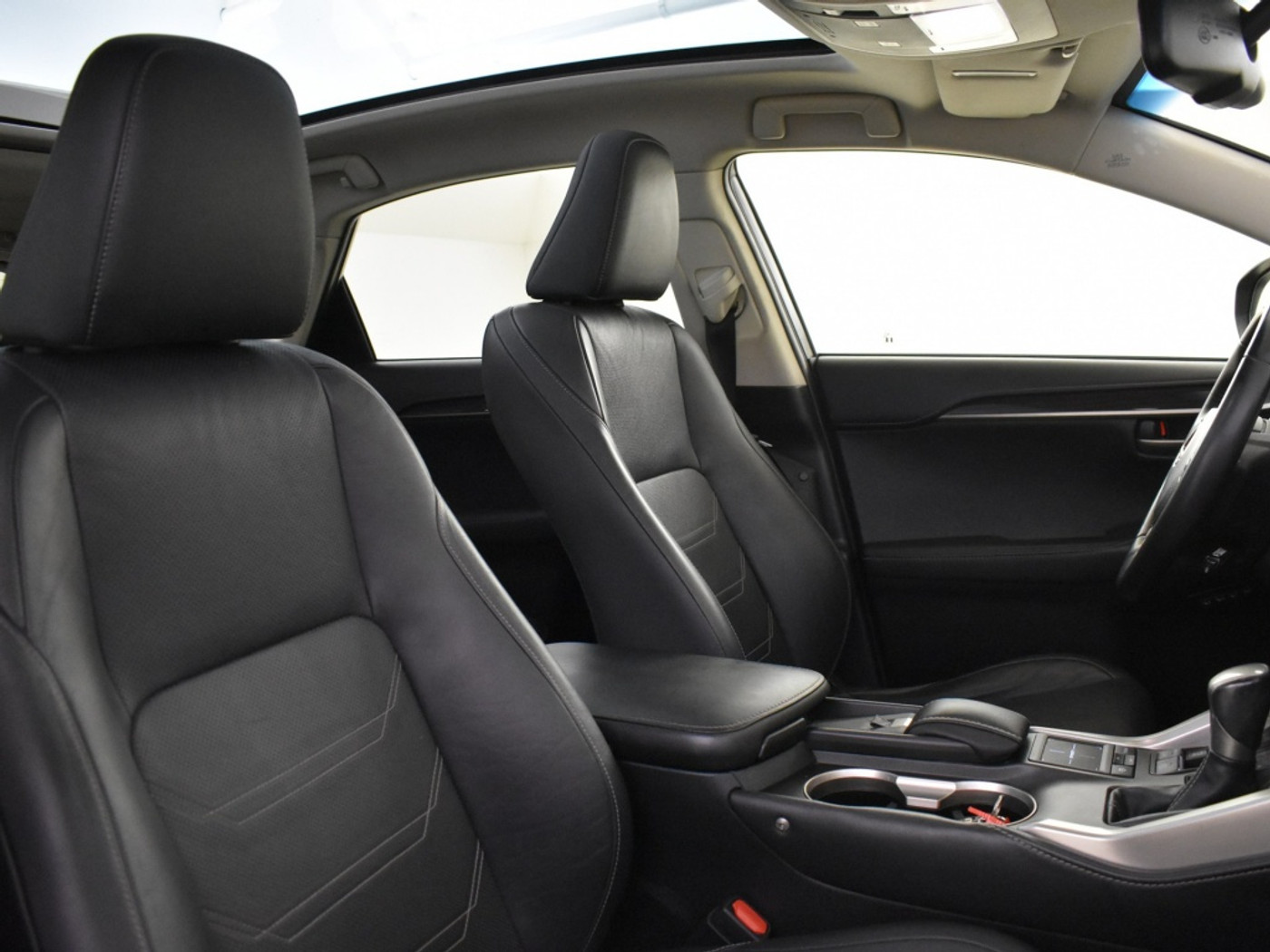 Foto van Lexus Lexus Nx300h