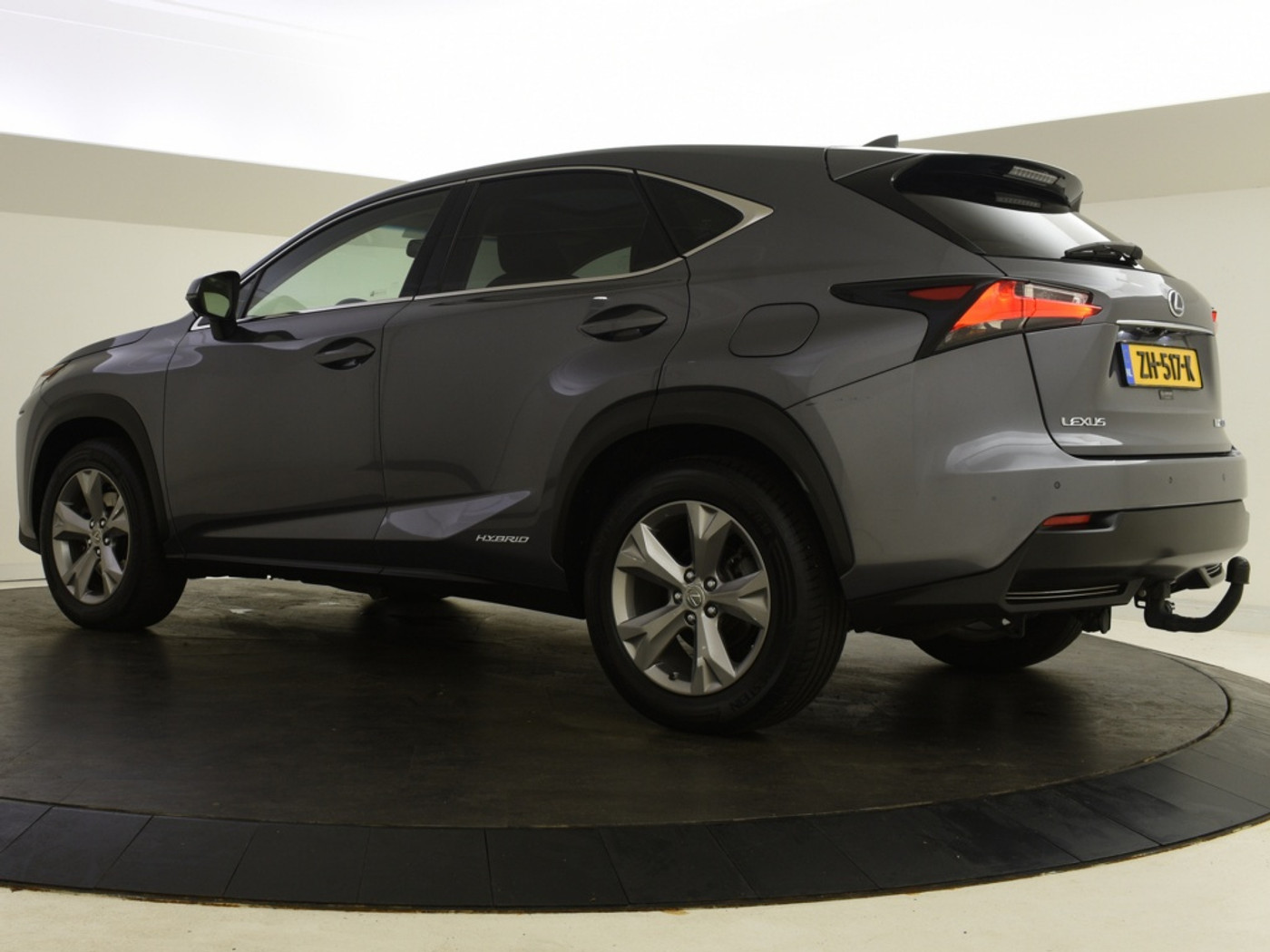 Foto van Lexus Lexus Nx300h