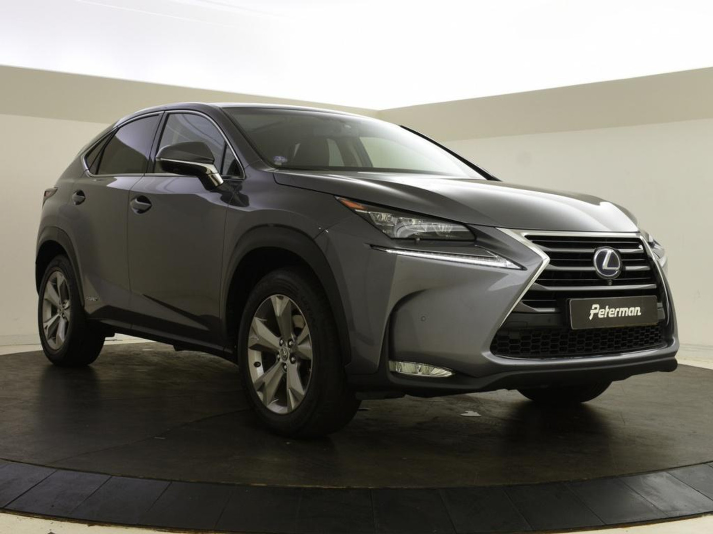 Foto van Lexus Lexus Nx300h