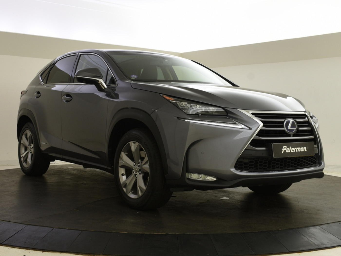 Foto van Lexus Lexus Nx300h