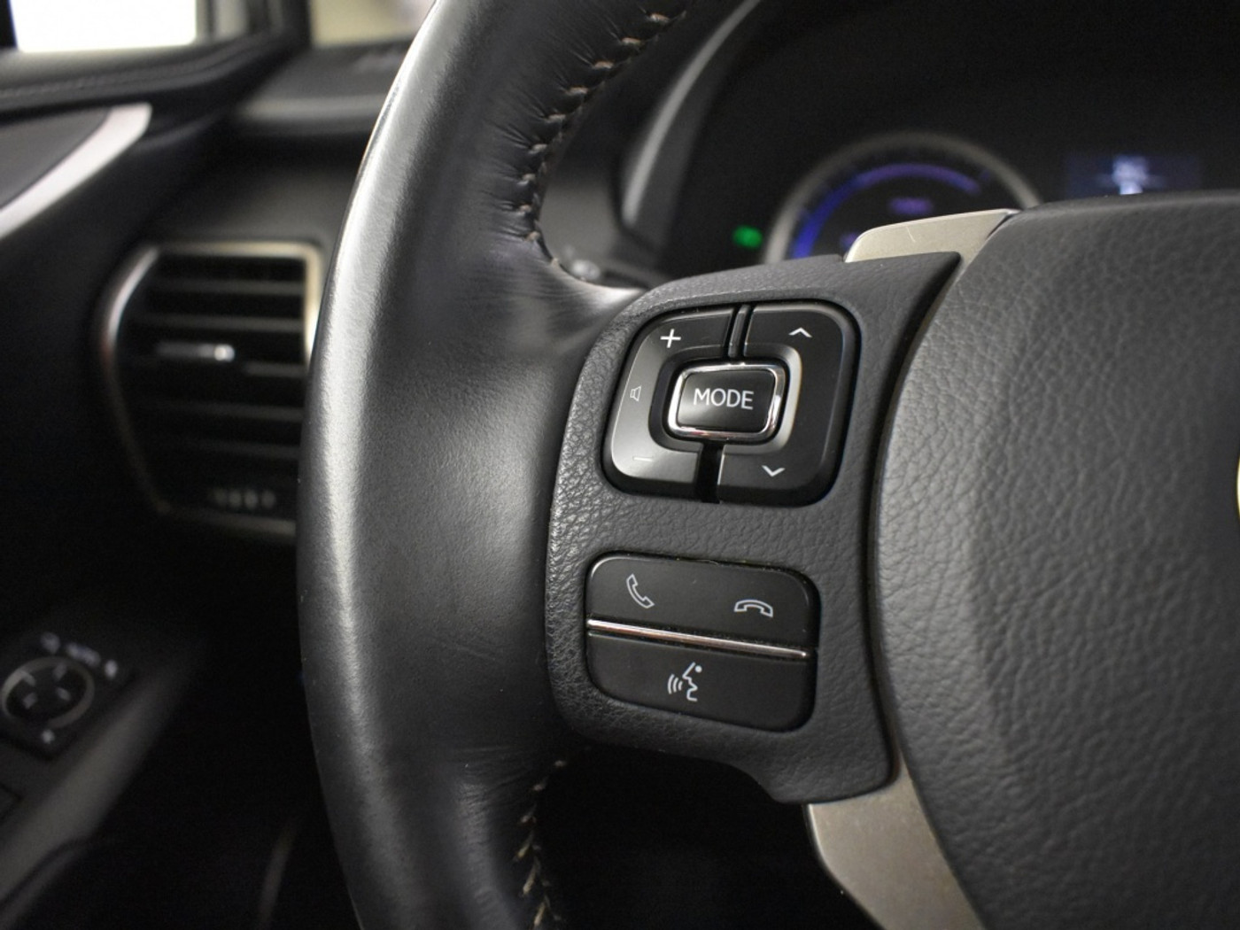 Foto van Lexus Lexus Nx300h