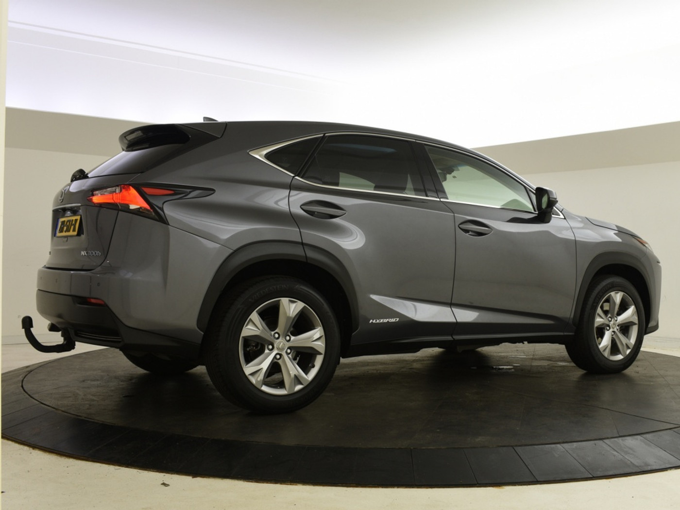 Foto van Lexus Lexus Nx300h