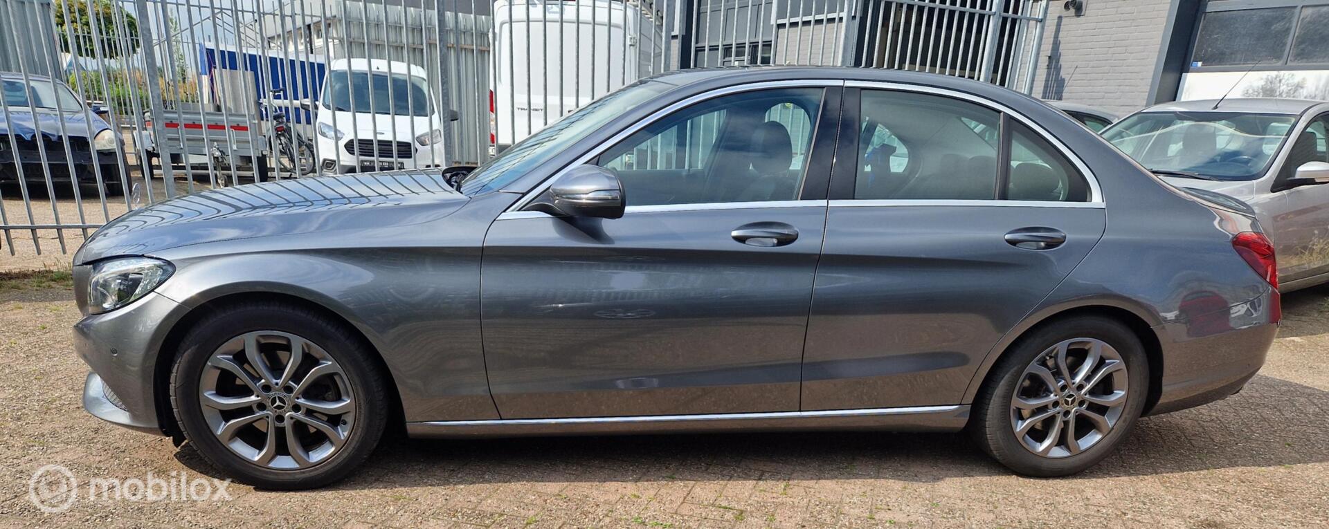 Foto van Mercedes-Benz C 200