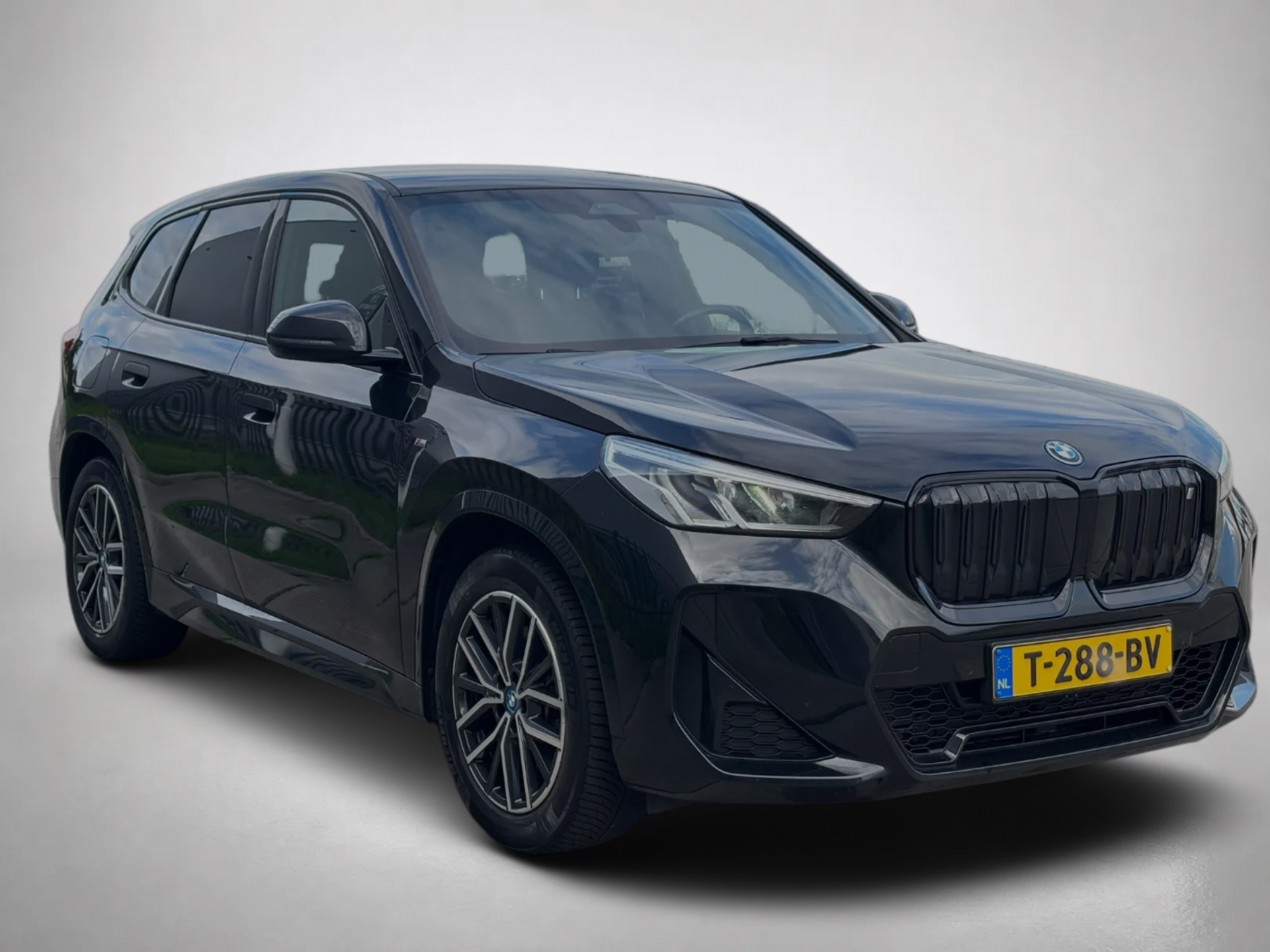 Foto van BMW Ix1 Xdrive30