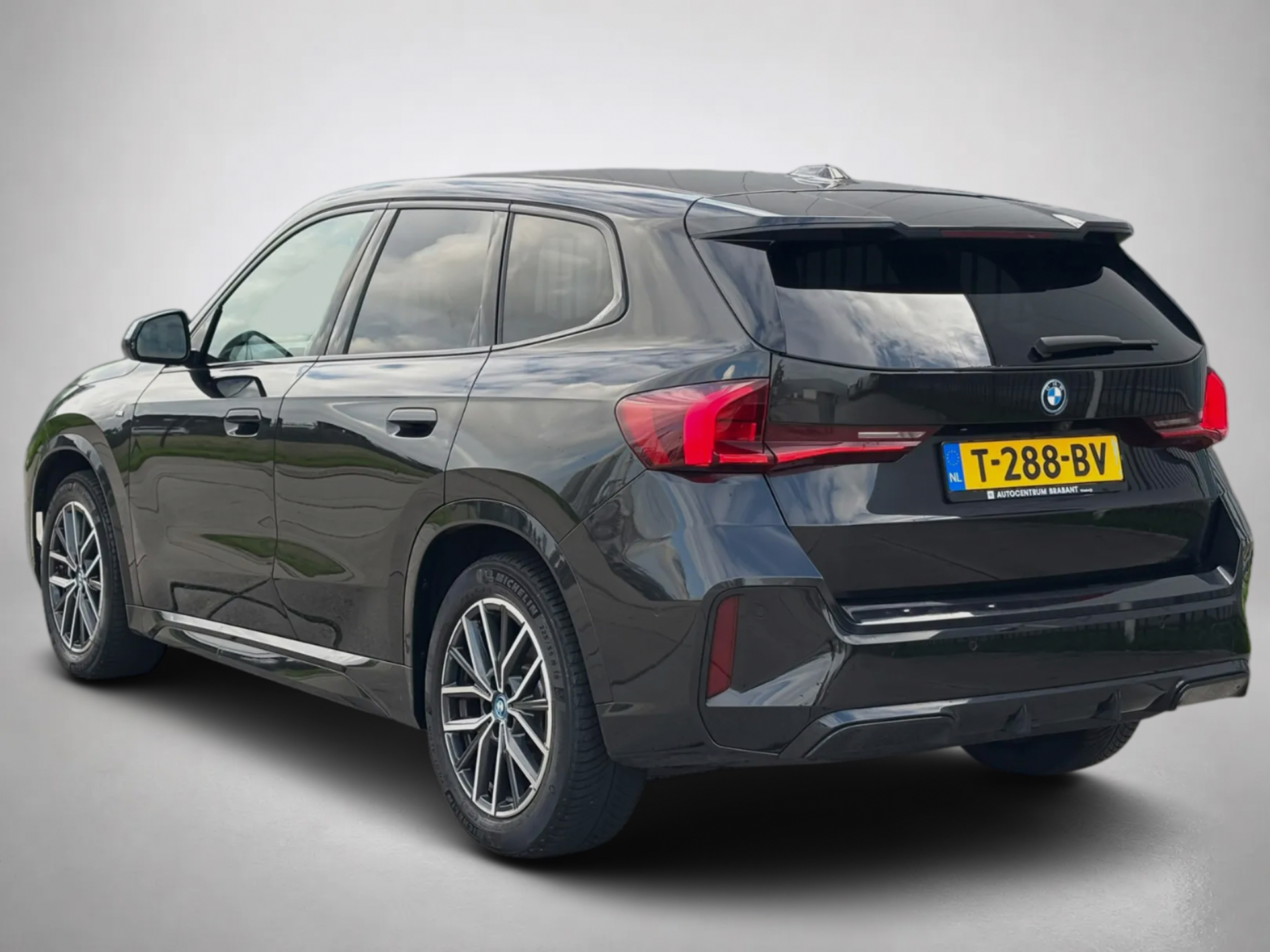 Foto van BMW Ix1 Xdrive30