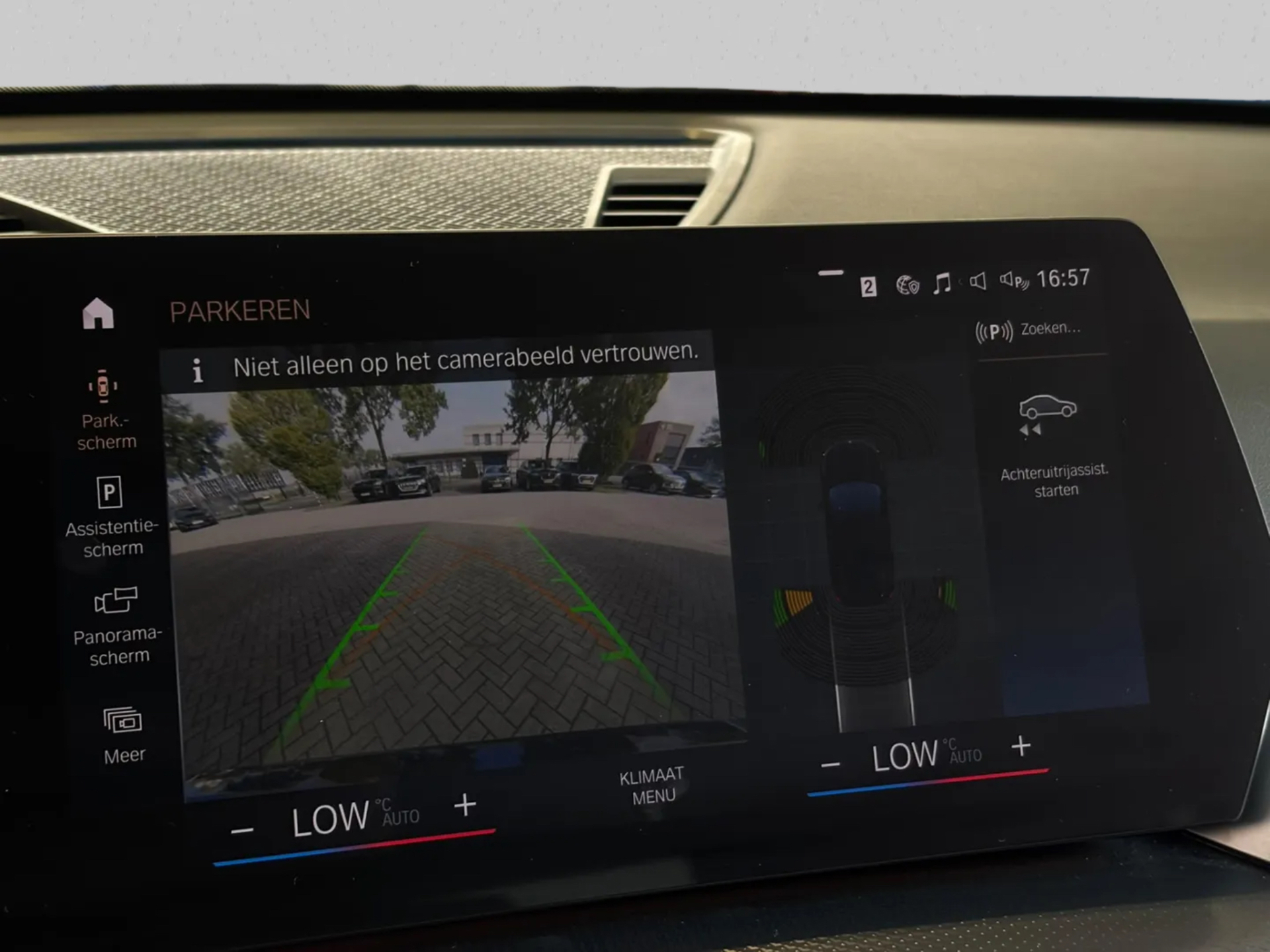 Foto van BMW Ix1 Xdrive30