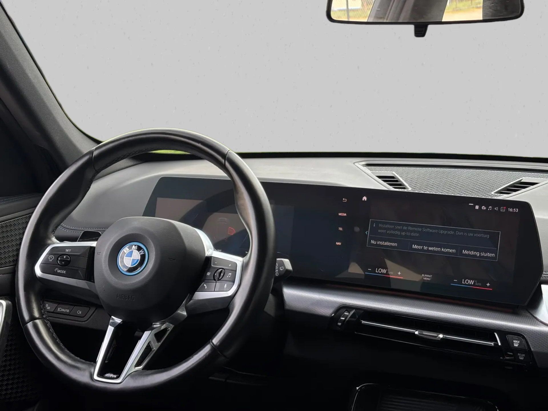 Foto van BMW Ix1 Xdrive30