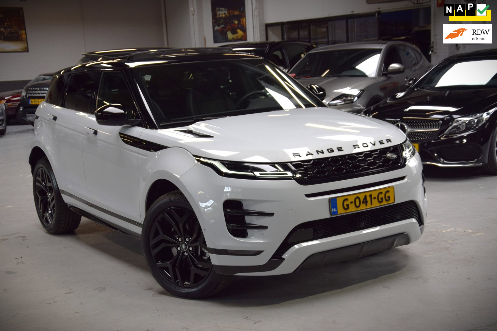 Land Rover Range Rover Evoque 2.0 P200 AWD SE 2019 - voorkant