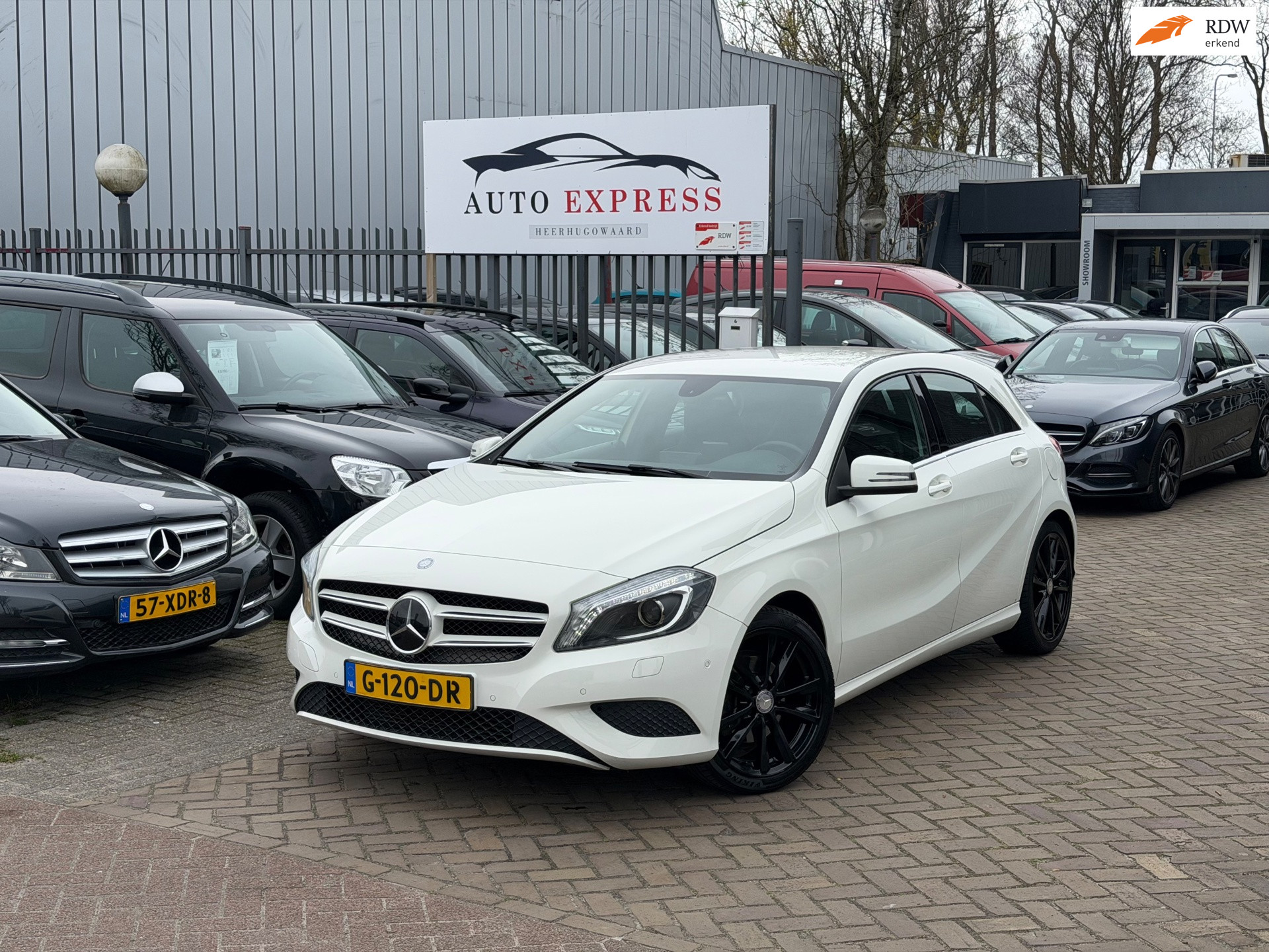 Mercedes-Benz A 180 180 Prestige Aut/Navi/Cruise/Xzenon/Leer/lichtmetalen velgen/Nieuw Apk/2 sleutels aanwezig/Volledig onderho 2014 - voorkant