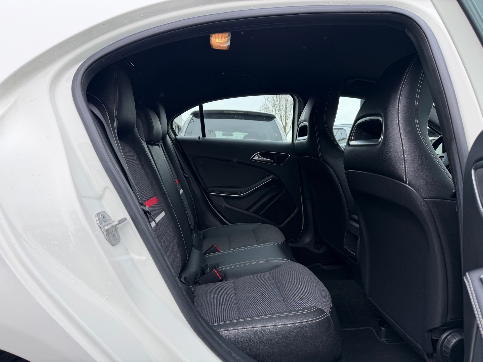 Foto van Mercedes-Benz A 180