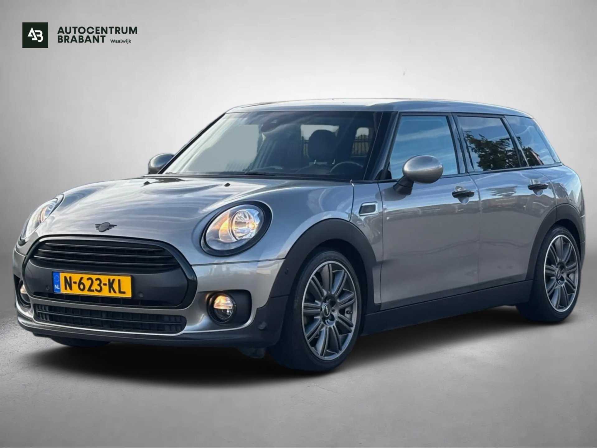 Mini Clubman One 1.5 One Chili 5drs  (Goed OnderH, StoelV, Carplay (optioneel), Leder,  StoelV, Climate Con, Etc) 2018 - voorkant