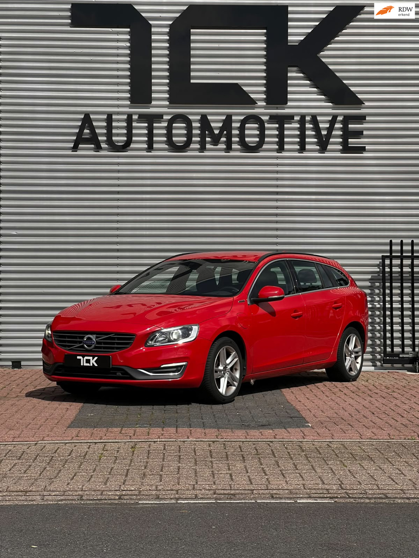 Volvo V60 Twin Engine 2.4 D5 Twin Engine Special Edition HYBRIDE/163PK/NIEUWE APK 2016 - voorkant