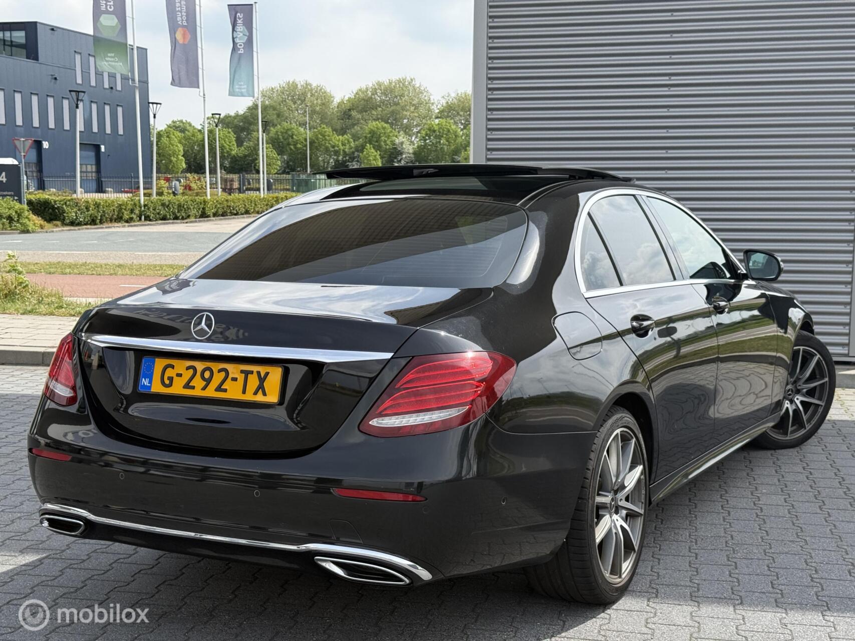 Foto van Mercedes-Benz E 220 D