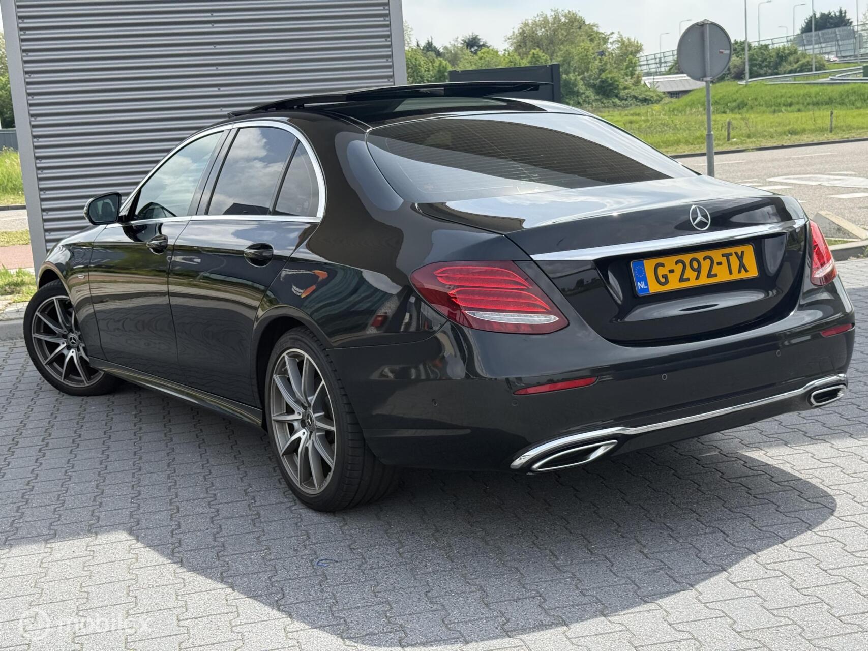 Foto van Mercedes-Benz E 220 D