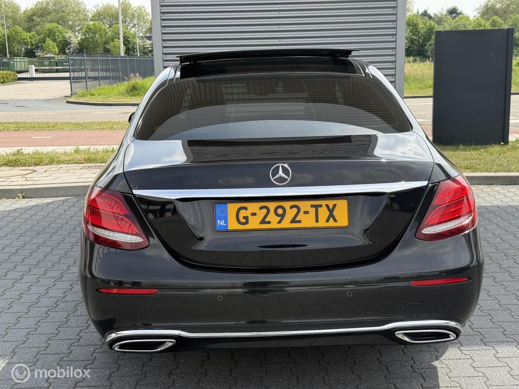 Foto van Mercedes-Benz E 220 D