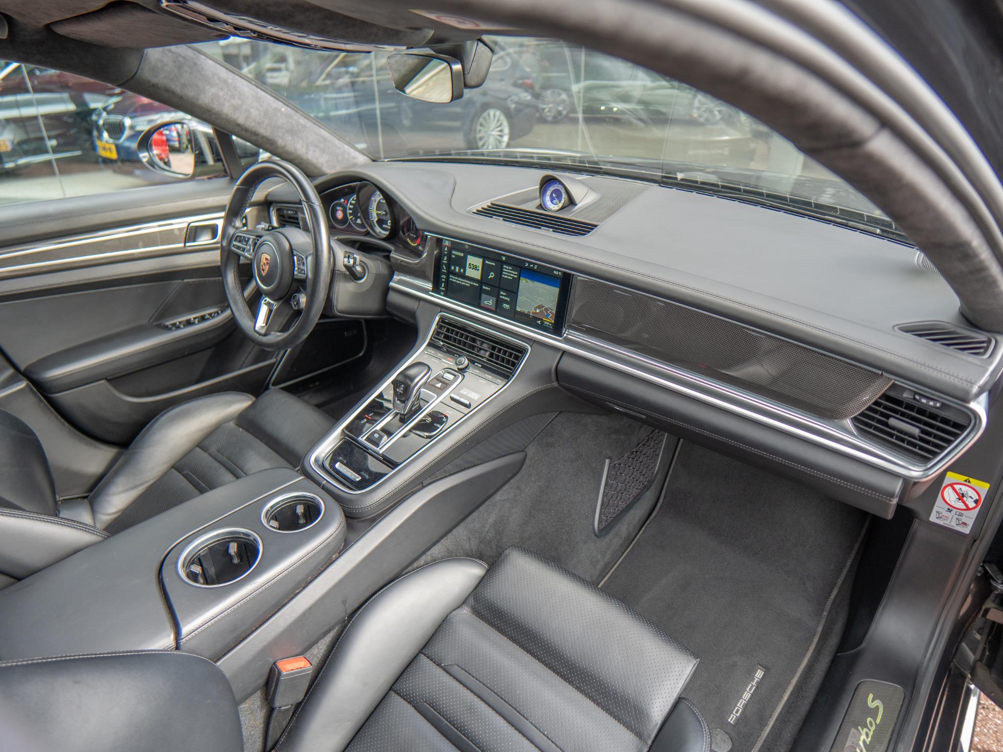 Foto van Porsche Panamera Turbo S E-hybrid