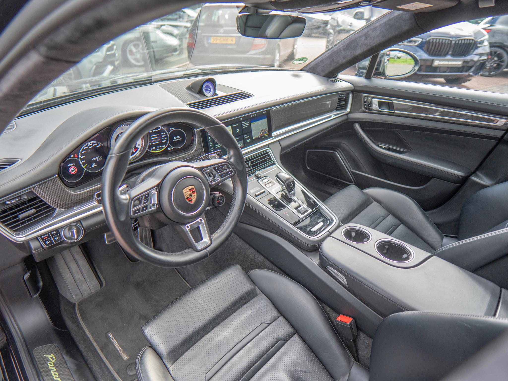 Foto van Porsche Panamera Turbo S E-hybrid