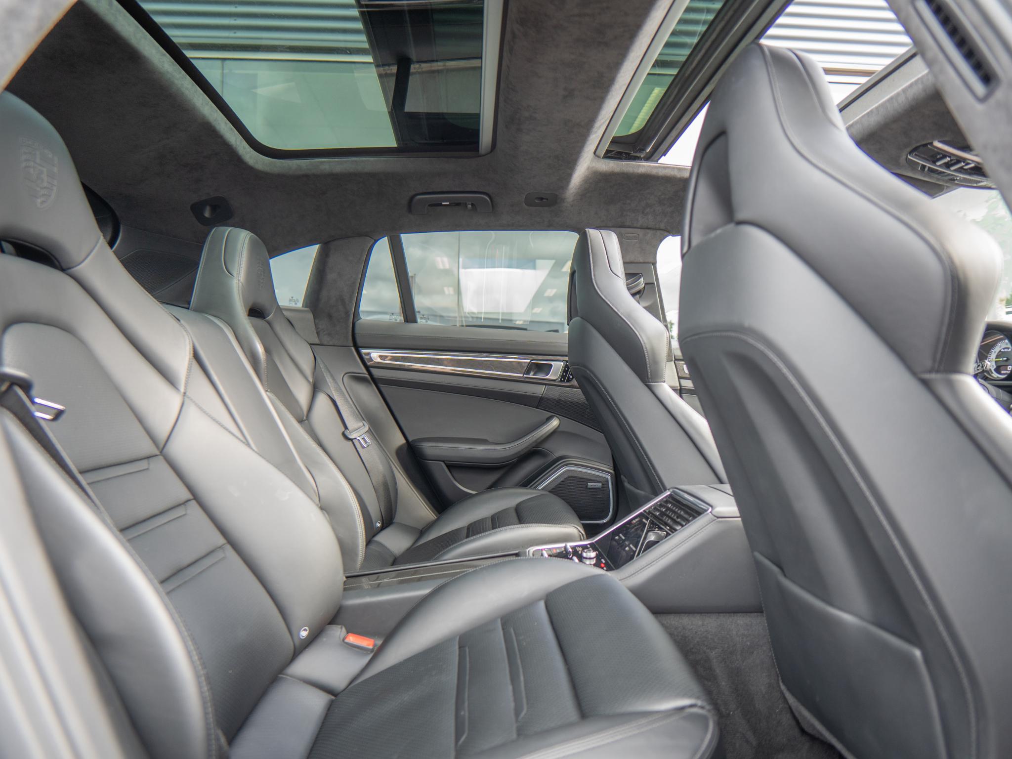 Foto van Porsche Panamera Turbo S E-hybrid