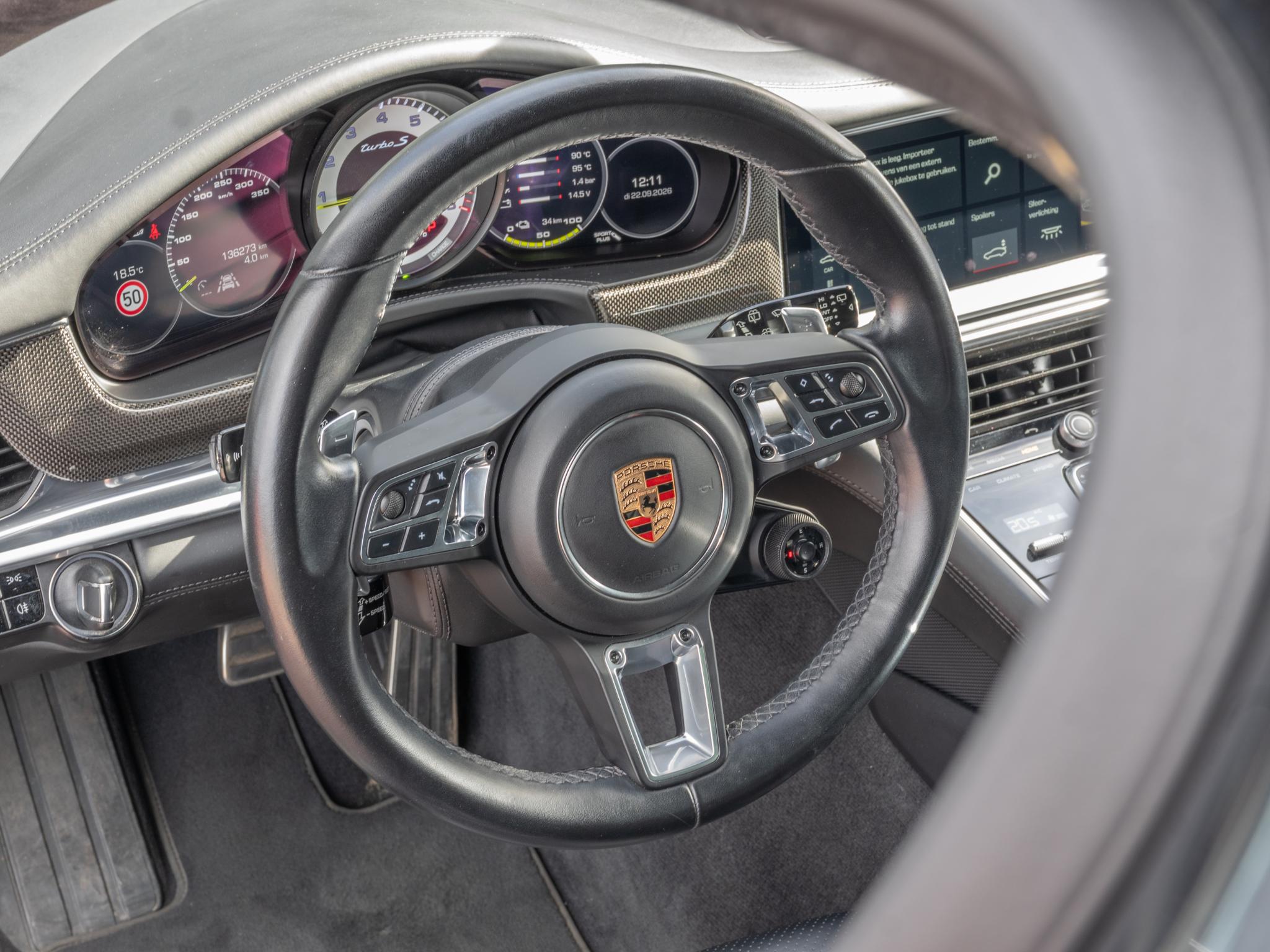Foto van Porsche Panamera Turbo S E-hybrid