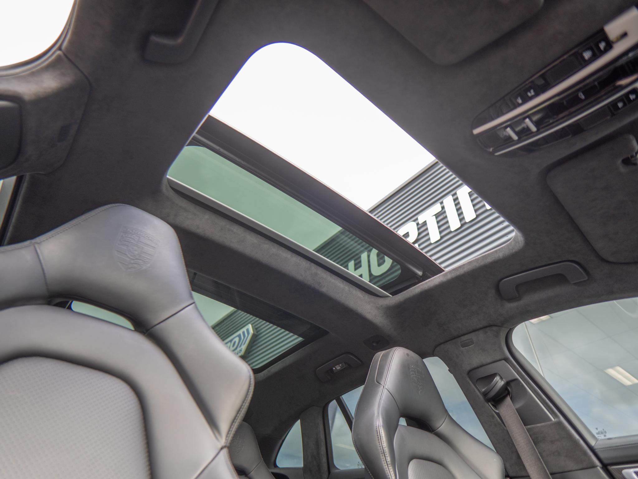 Foto van Porsche Panamera Turbo S E-hybrid