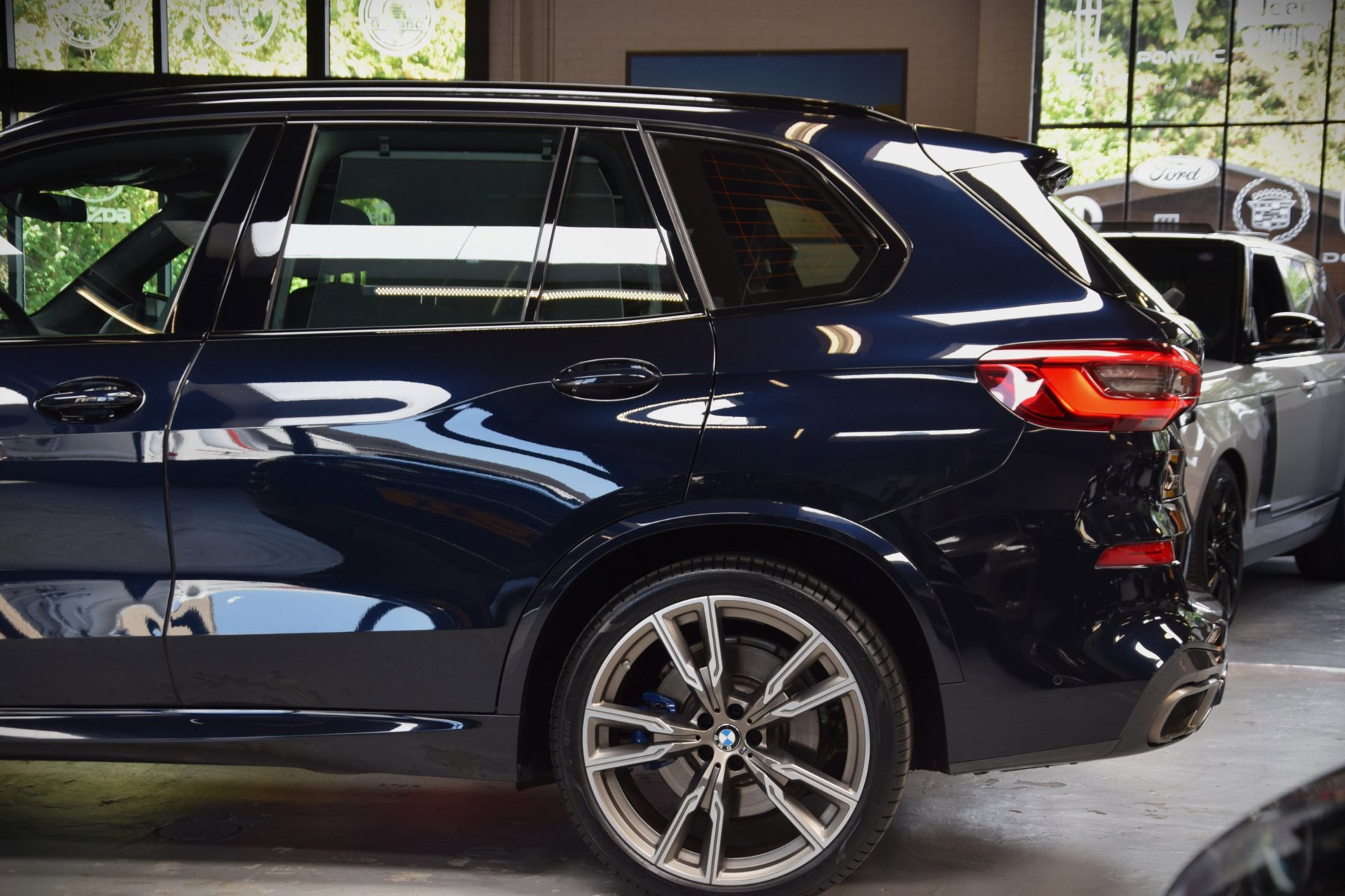 Foto van BMW X5 M50i