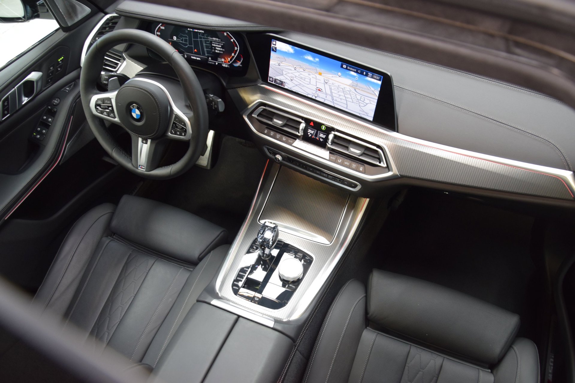 Foto van BMW X5 M50i