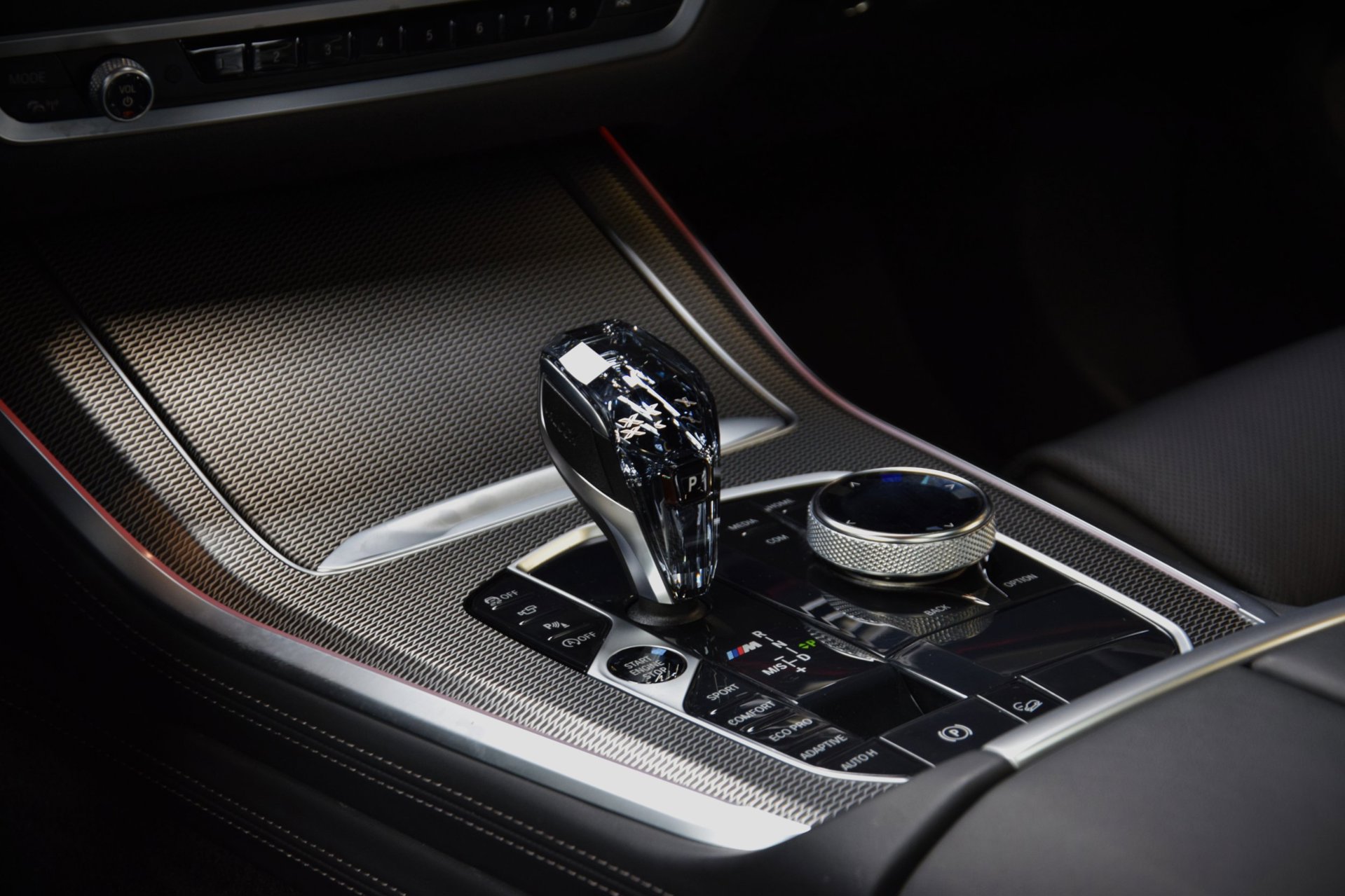 Foto van BMW X5 M50i