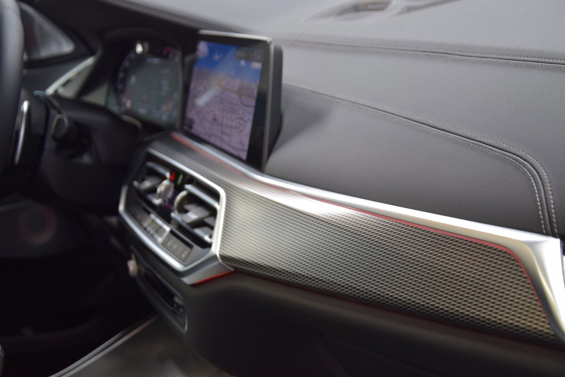 Foto van BMW X5 M50i