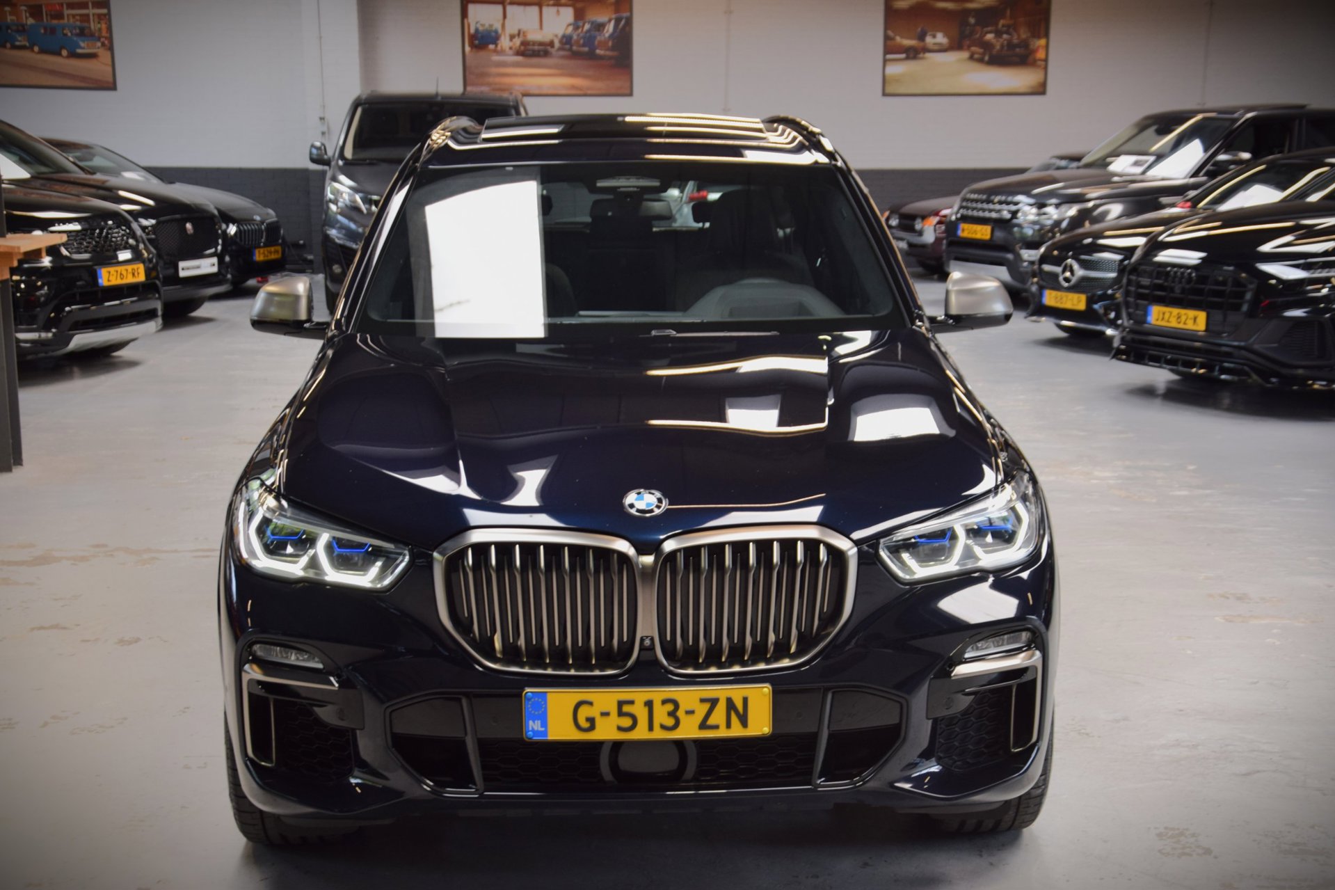 Foto van BMW X5 M50i
