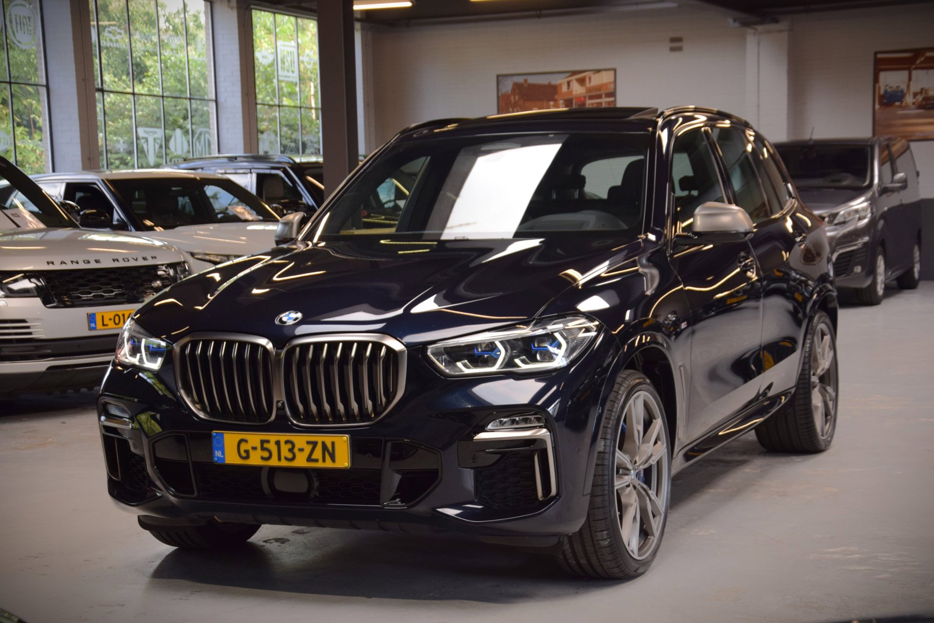 Foto van BMW X5 M50i