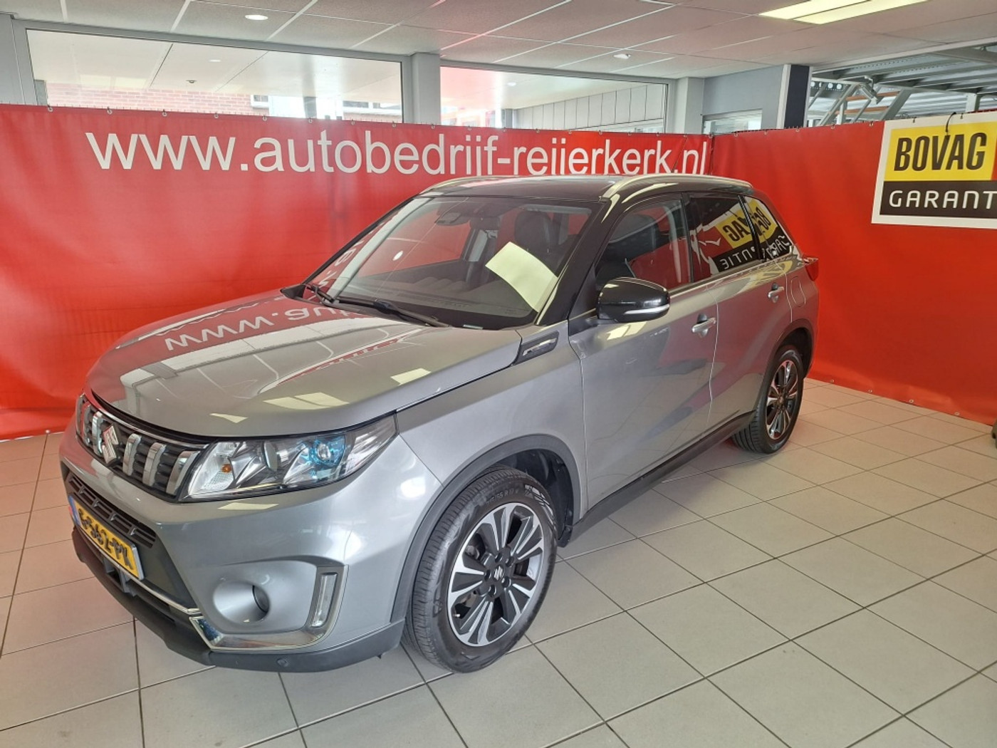 Suzuki Vitara 1.0 B.jet Stijl, elektr. Panorama dak, Navigatie, Trekhaak 2019 - voorkant