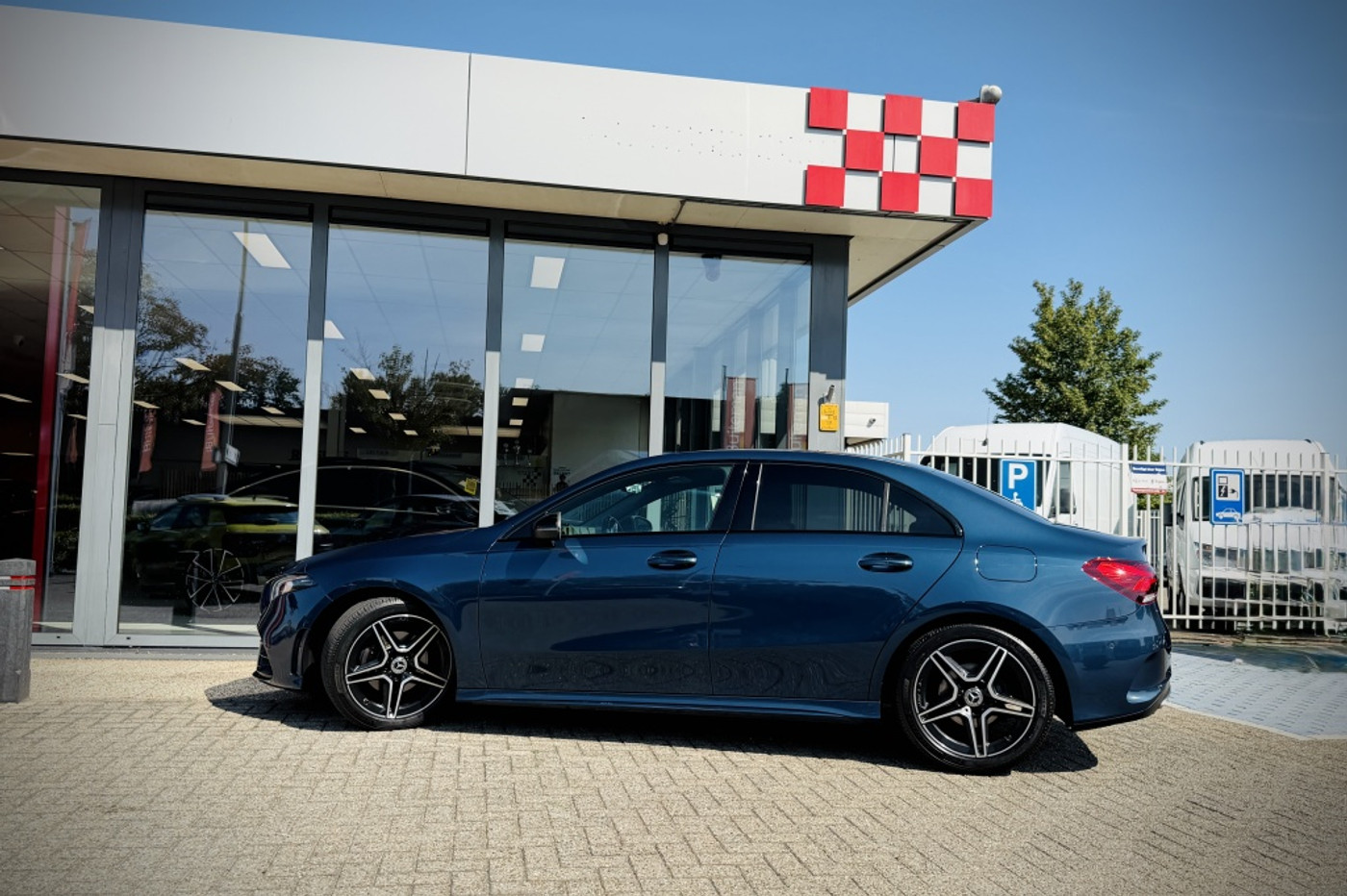 Foto van Mercedes-Benz A 180