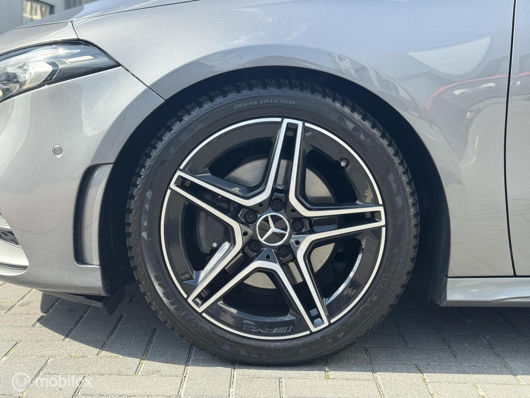 Foto van Mercedes-Benz A 200