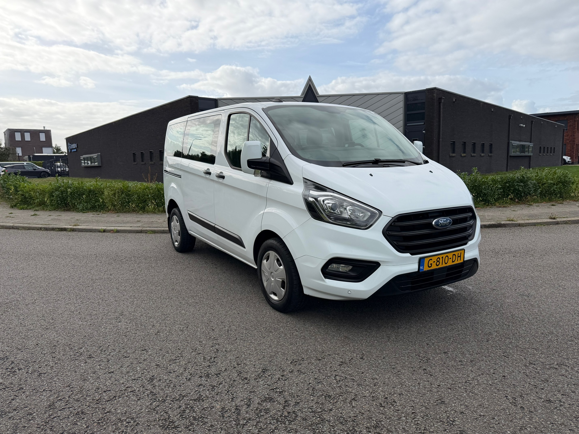 Ford Transit Custom 320 2.0 TDCI L1H1 Trend 9-personen 2019 - voorkant