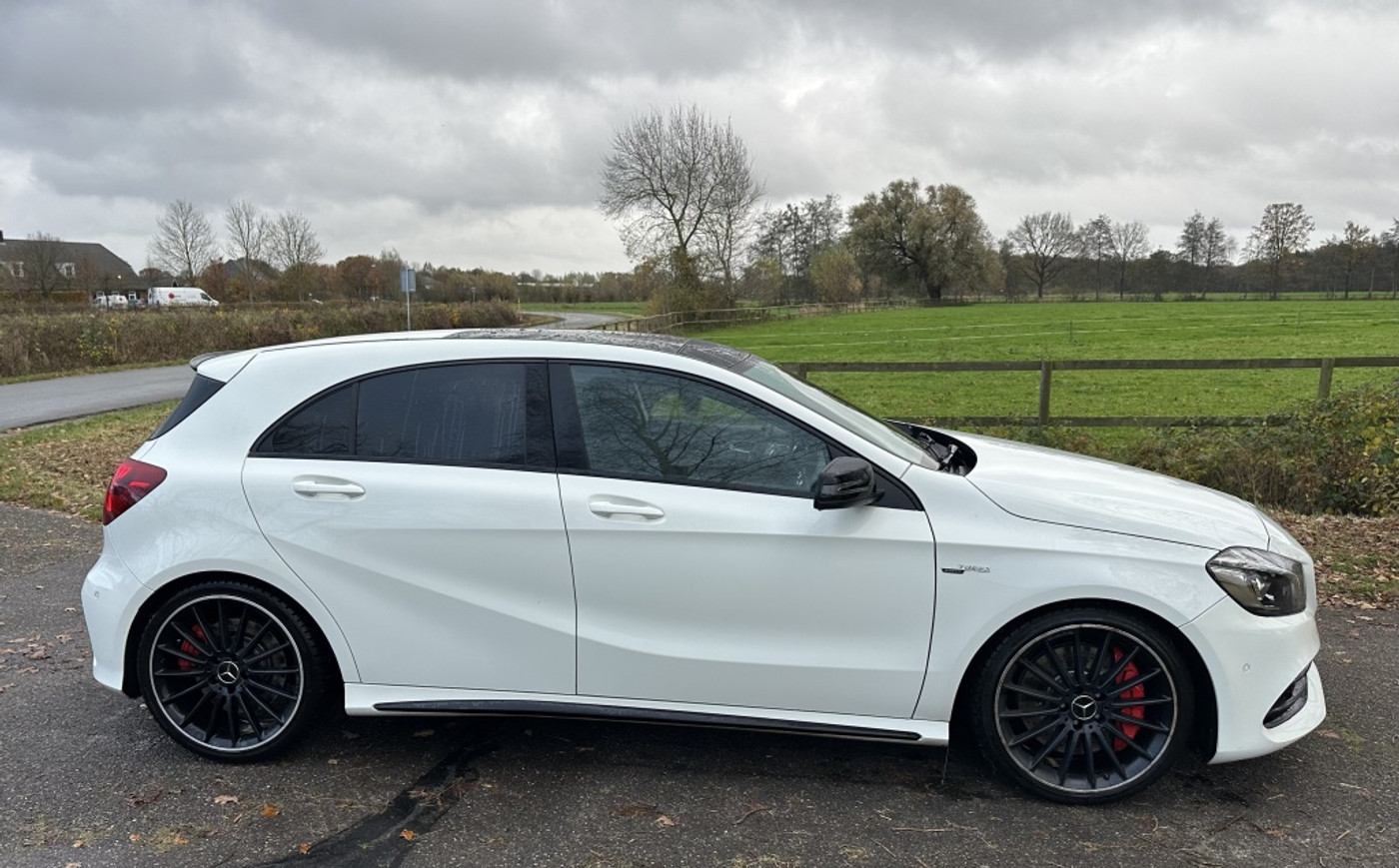 Foto van Mercedes-Benz AMG A 45