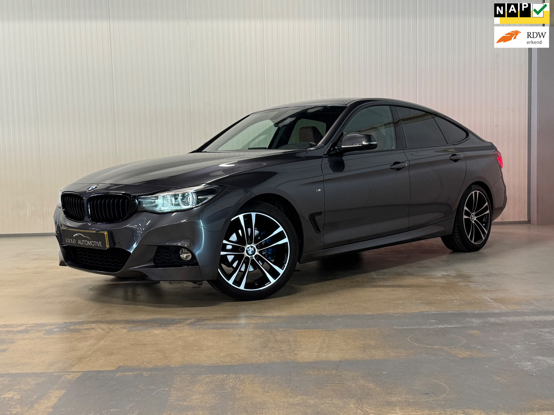 BMW 320i 320i High Executive Edition | NAP | M-SPORT | SHADOW LINE 2019 - voorkant