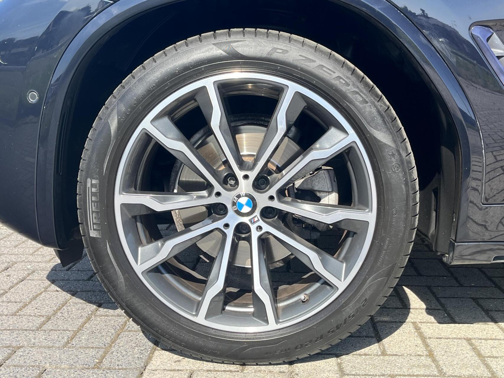 Foto van BMW X3 Xdrive20i