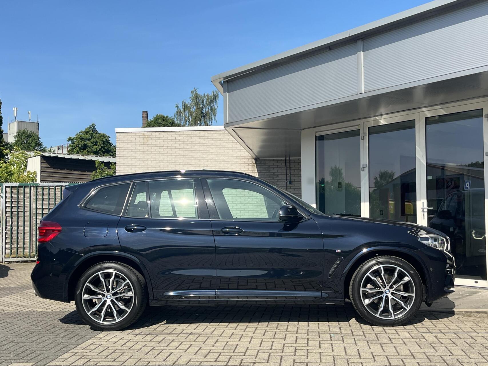Foto van BMW X3 Xdrive20i