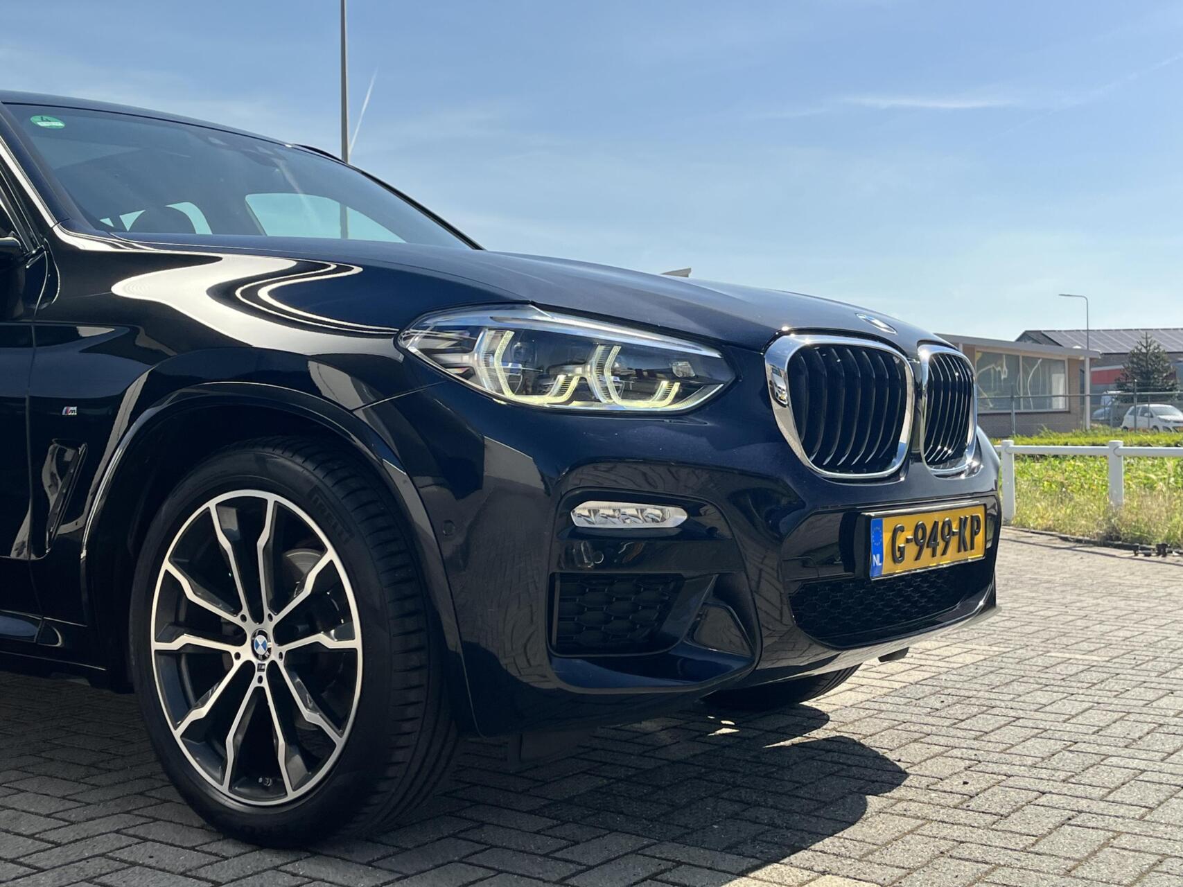 Foto van BMW X3 Xdrive20i