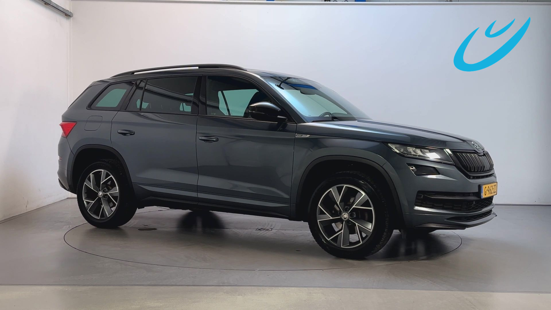 Skoda Kodiaq 1.5 TSI DSG Sportline Business Trekhaak Panoramadak Camera Sfeerverlichting 2020 - voorkant