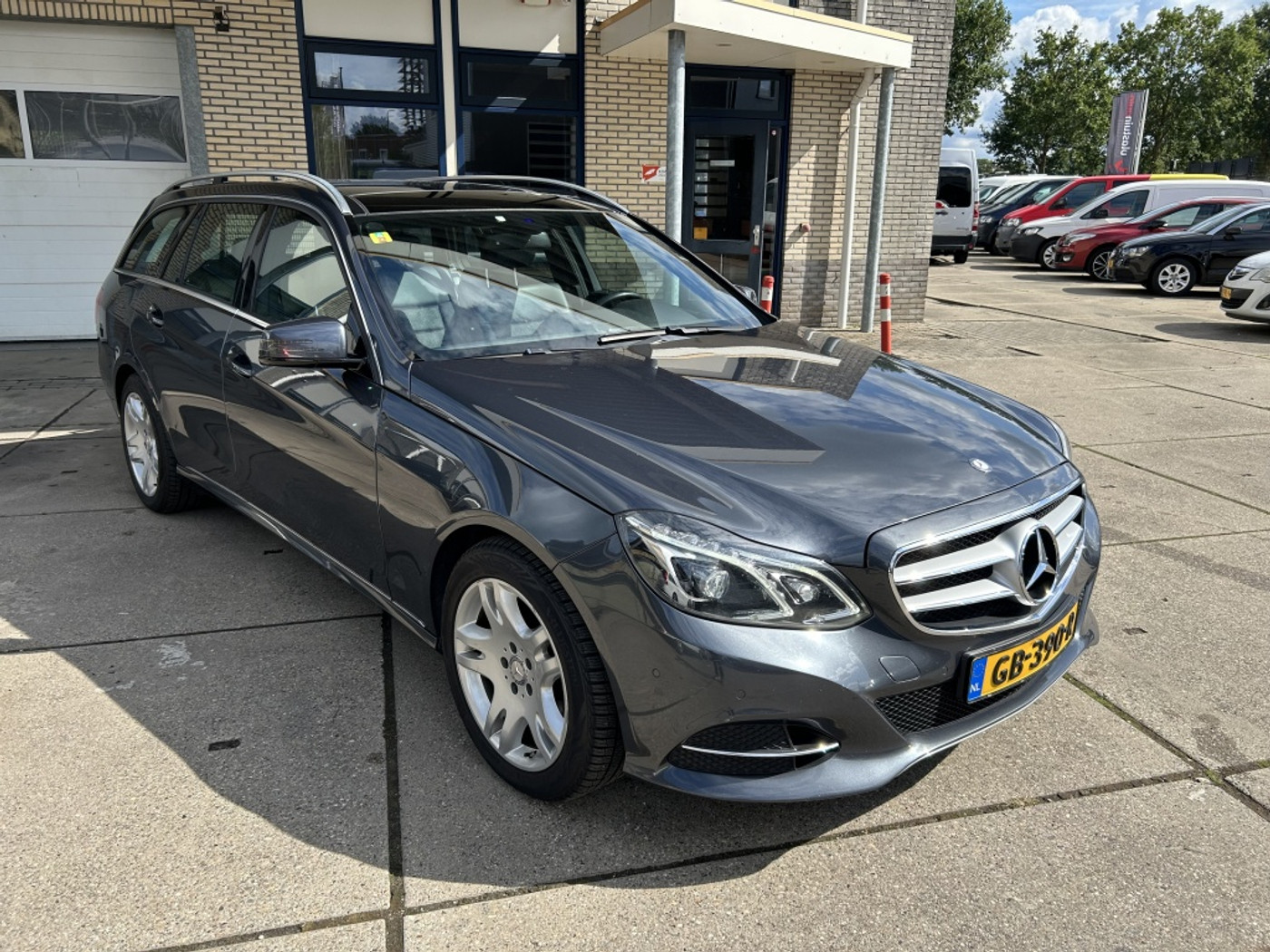 Mercedes-Benz E 300 Bluetec Hybrid 300 BT. HY. Lease Ed 2015 - voorkant