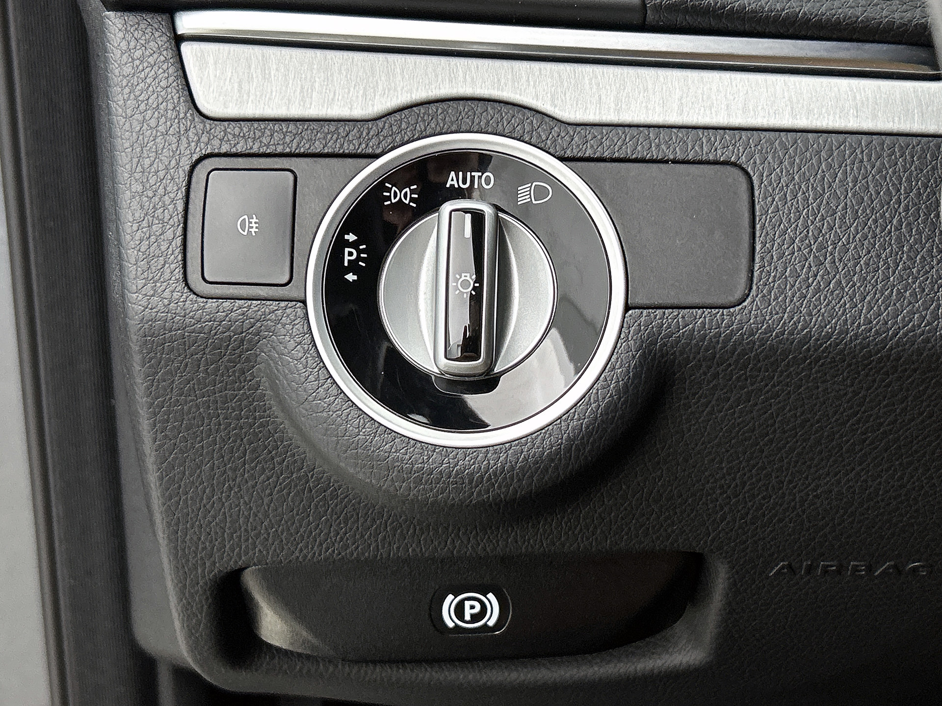 Foto van Mercedes-Benz E 200