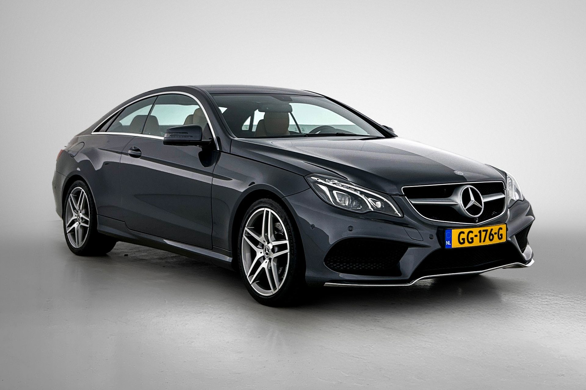 Foto van Mercedes-Benz E 200
