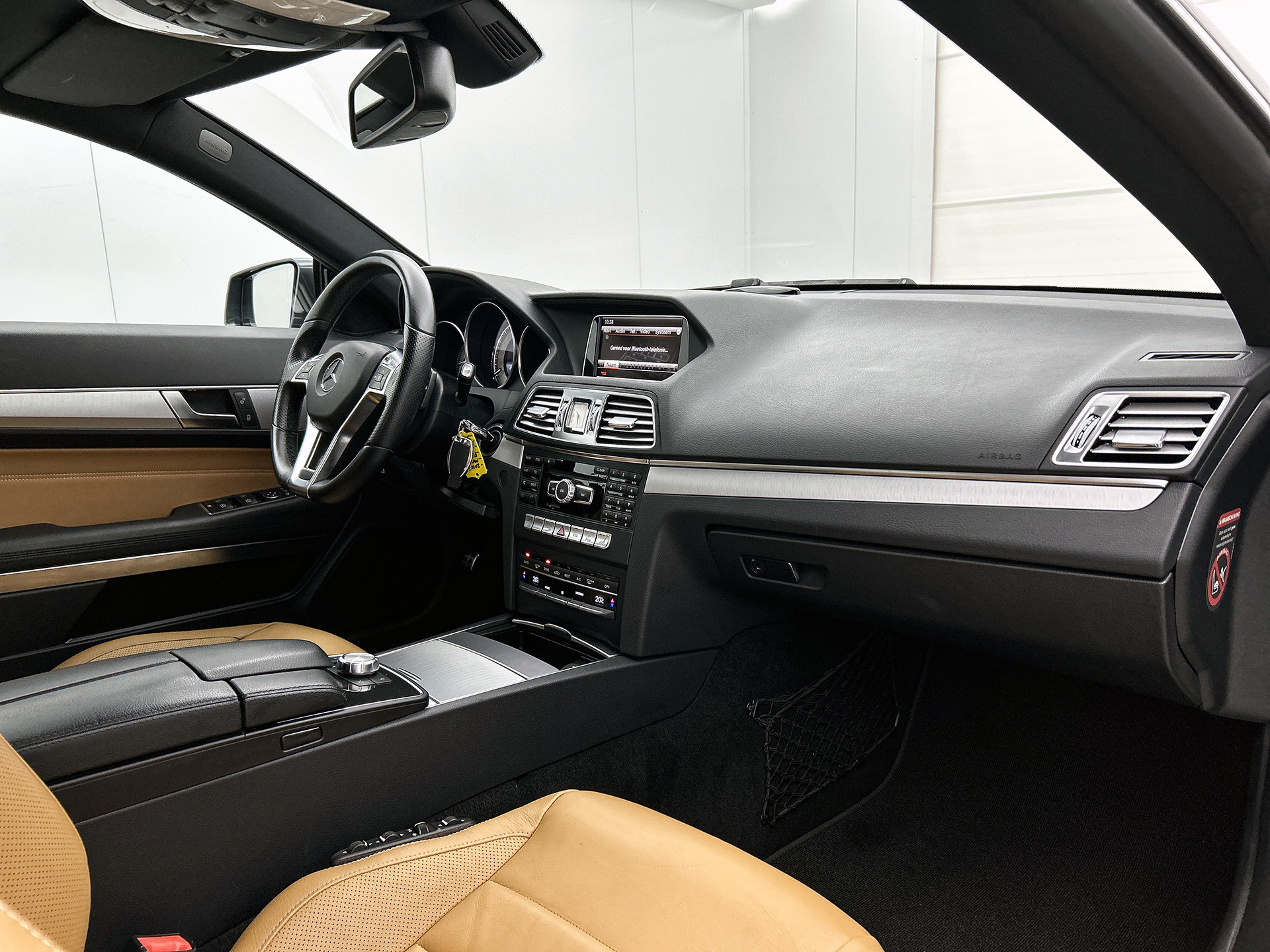Foto van Mercedes-Benz E 200