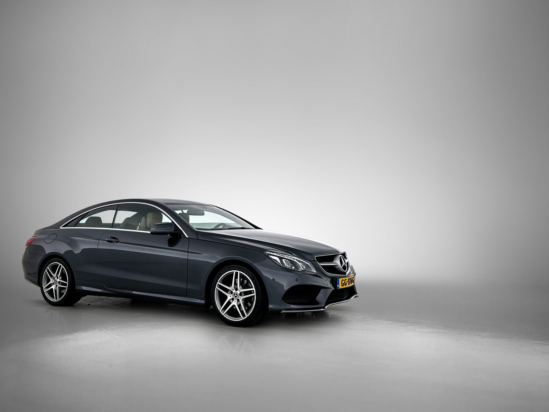 Foto van Mercedes-Benz E 200