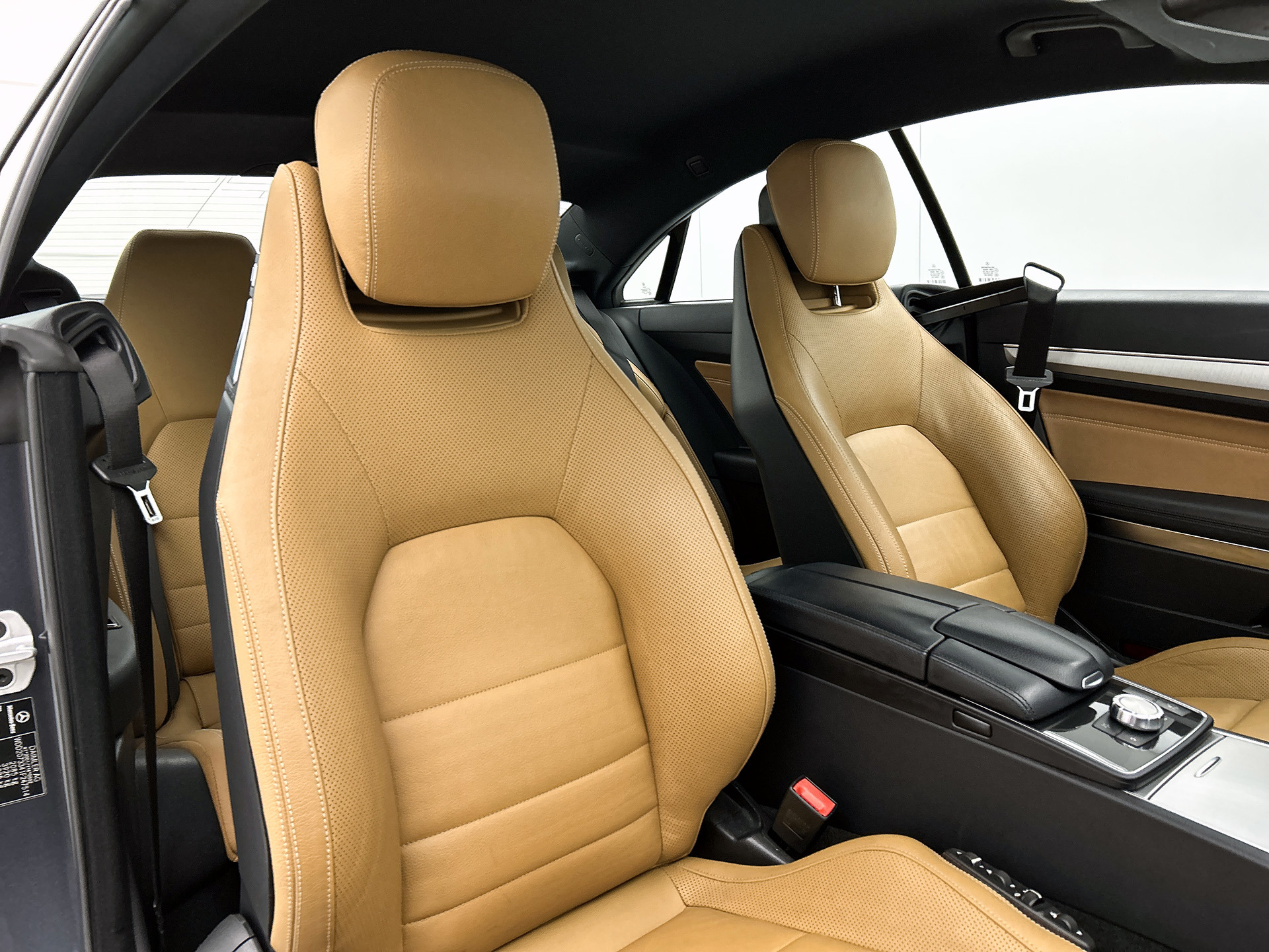 Foto van Mercedes-Benz E 200