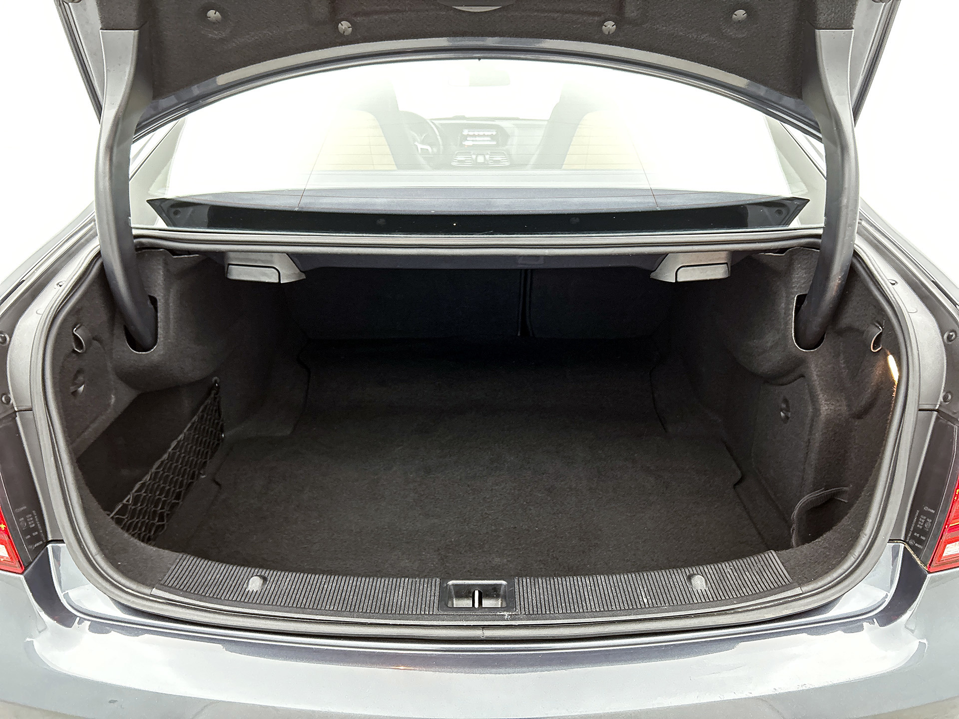 Foto van Mercedes-Benz E 200